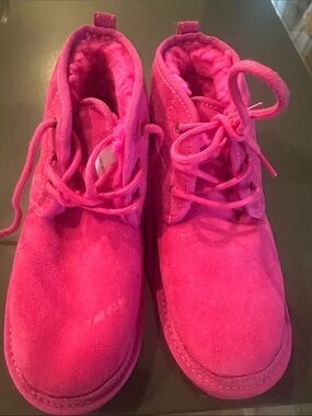UGG Kids Hot Pink Fleece-Lined Lace-Up Boots like new